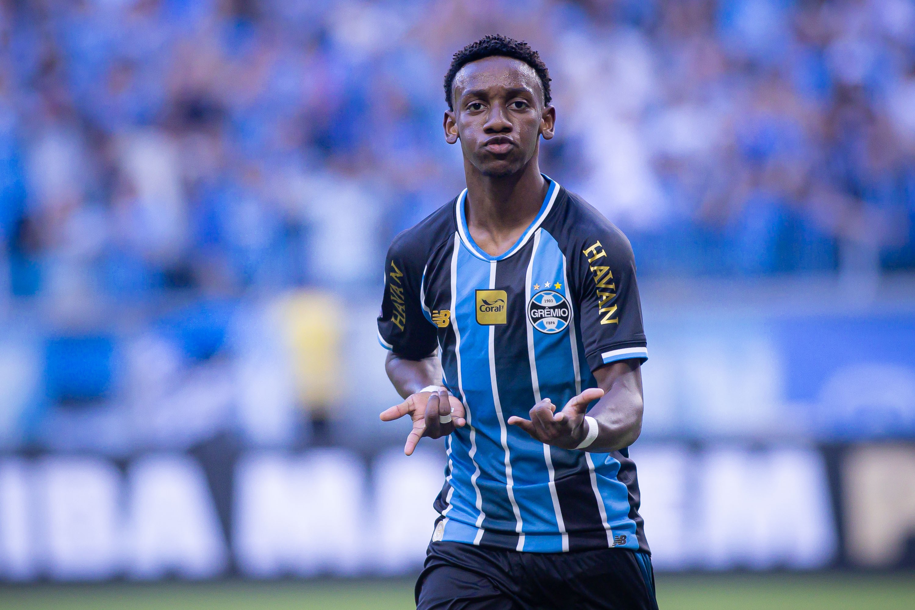 Reviravolta? Gigante europeu volta à carga por joia do Grêmio e prepara fortuna