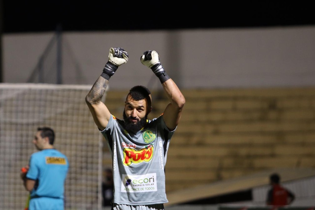 Prêmio Goal Brasil: Alex Muralha é eleito o melhor goleiro do