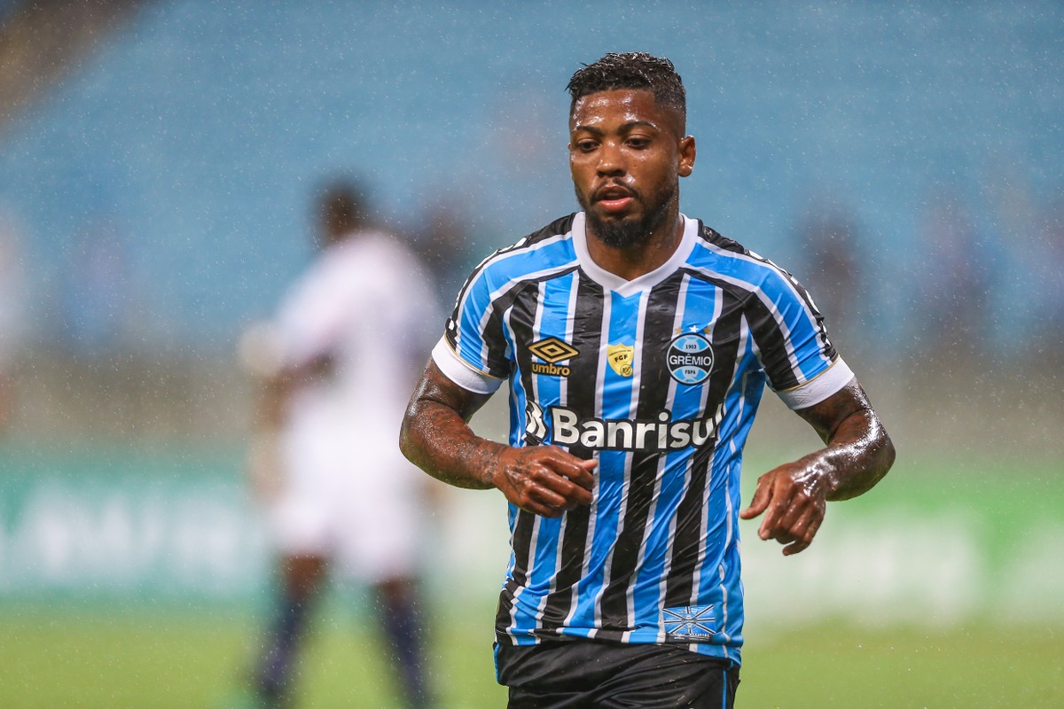 Reviravolta: perto de David Braz, Grêmio avalia interesse do Santos em Marinho