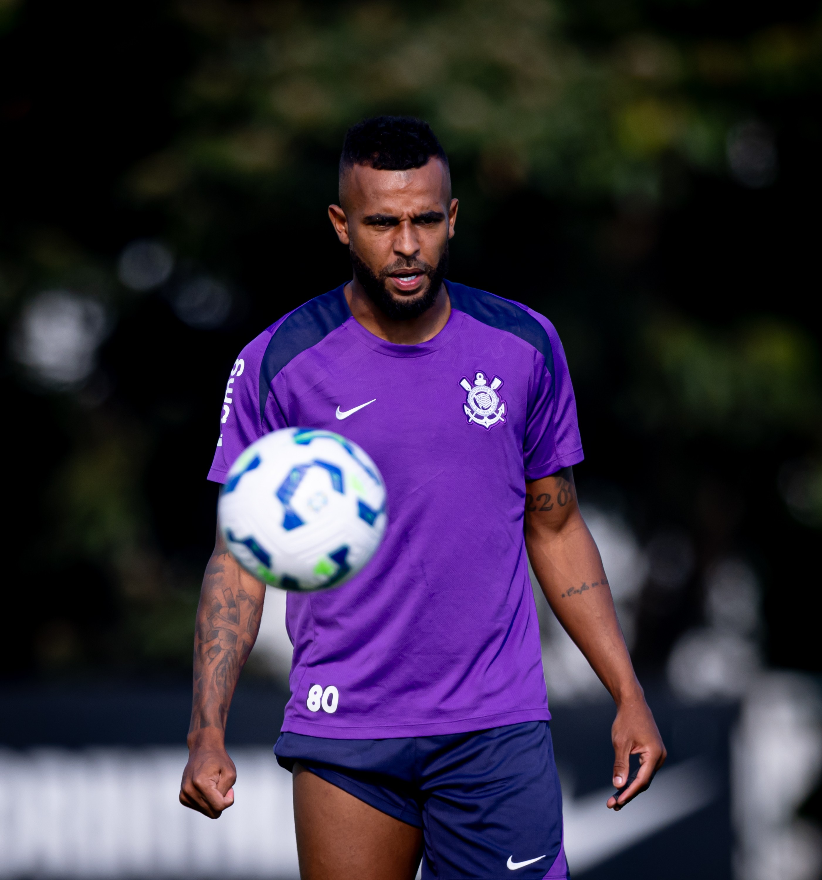 Grêmio contrata Alex Santana, meio-campista do Corinthians.