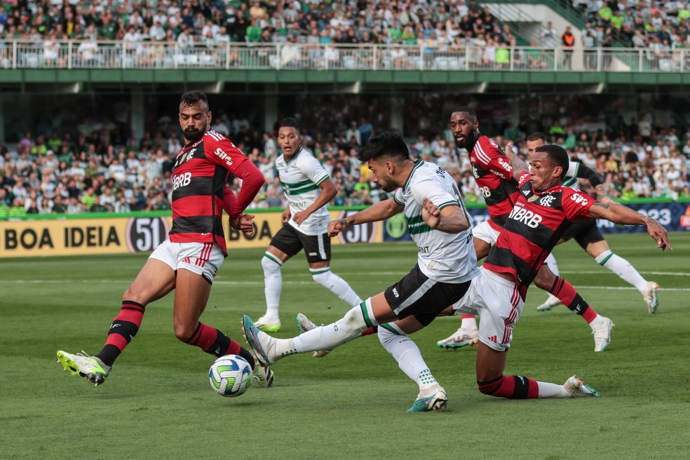 Coritiba x Flamengo — Foto: Robson Mafra/AGIF