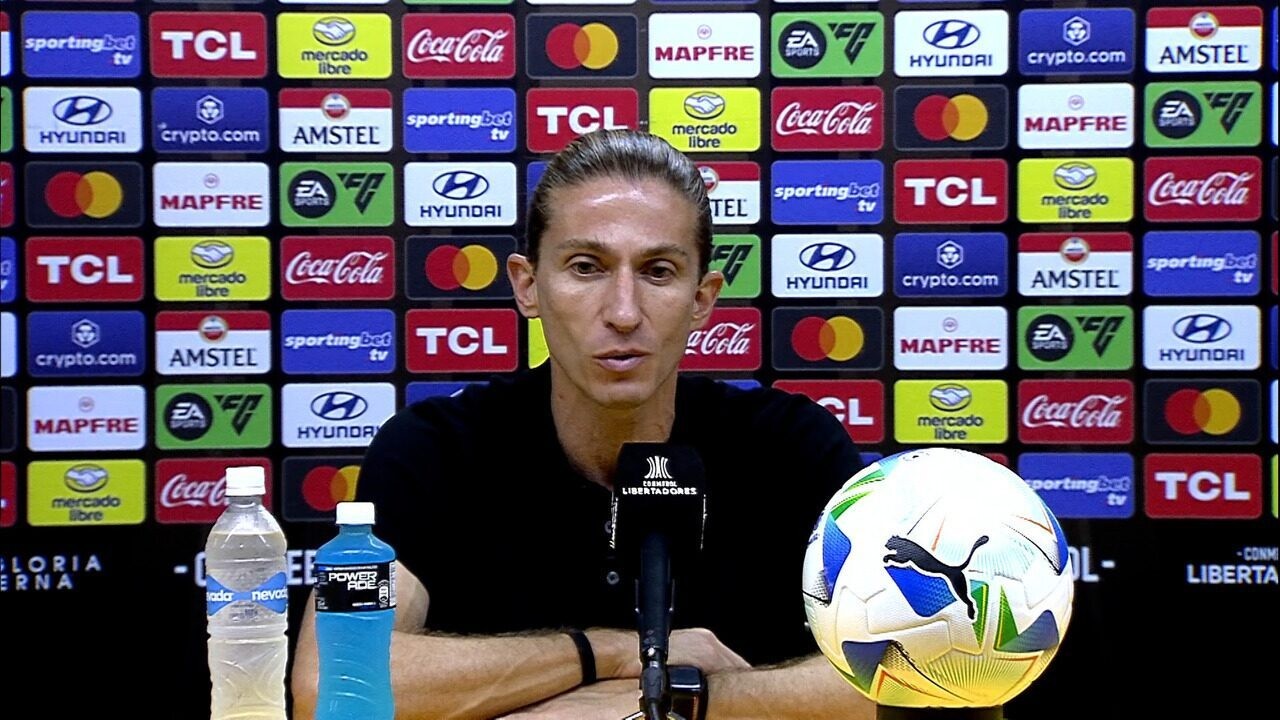 Segurança de Varela se destaca ao substituir Wesley em vitória do Flamengo
