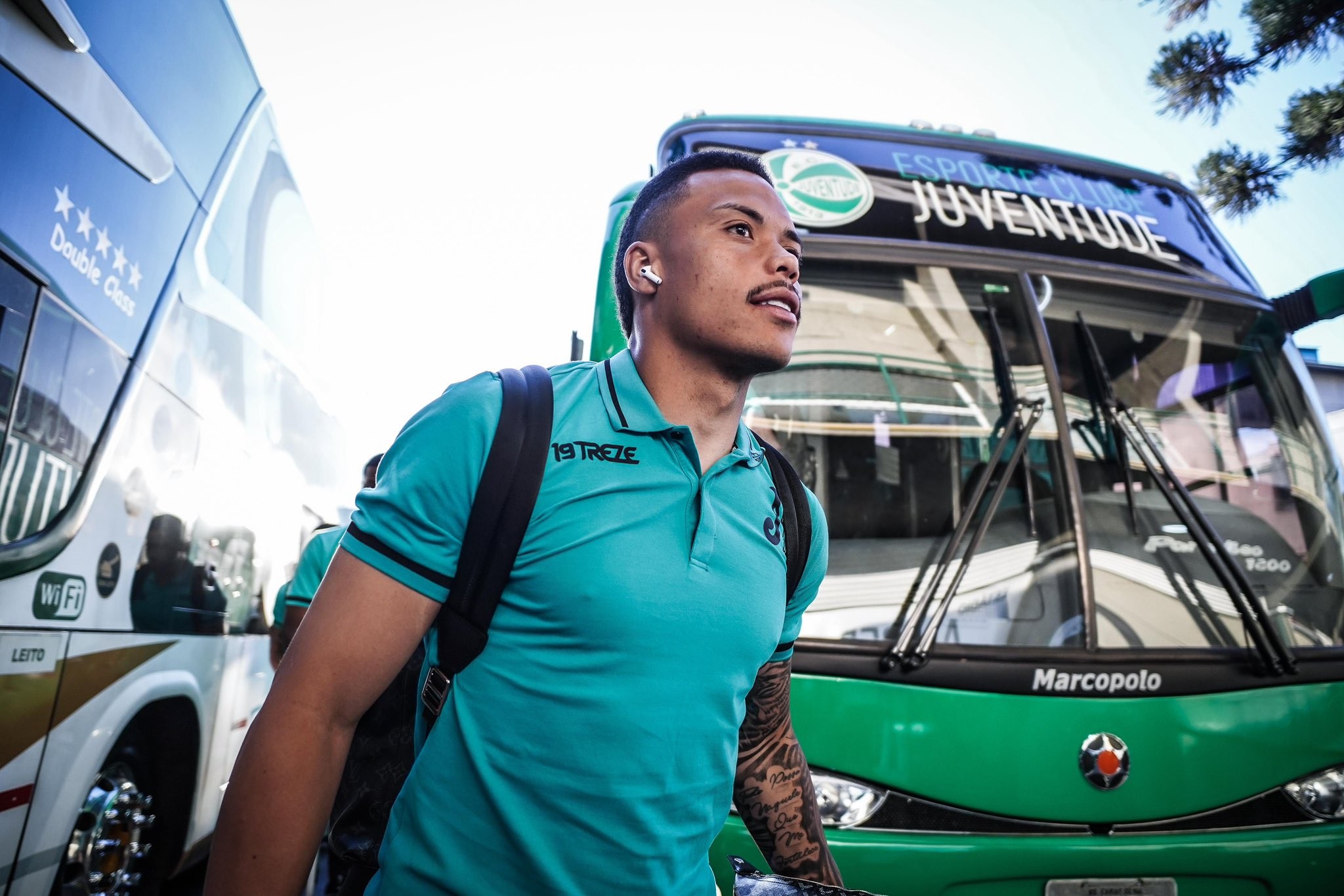 Grêmio acerta pré-contrato com Mandaca, do Juventude
