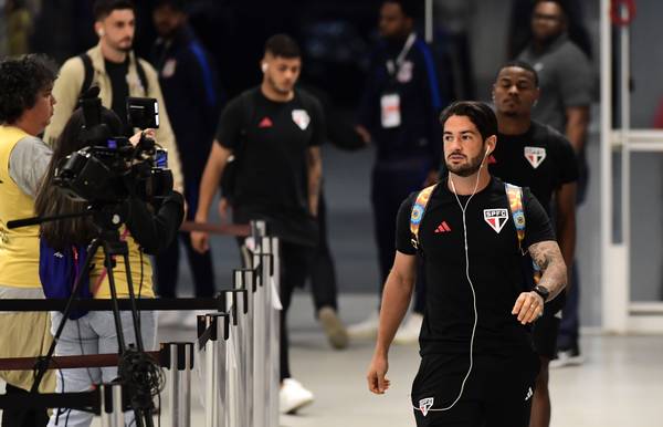 Pato tem lesão muscular e não deve mais jogar pelo São Paulo