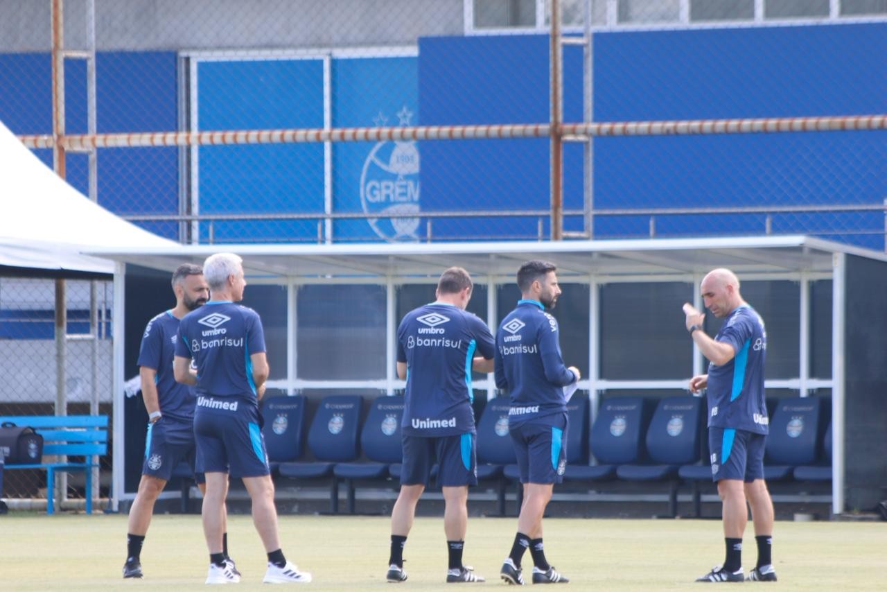 Luís Castro tem desfalque para estreia do Grêmio no Gauchão | Ge