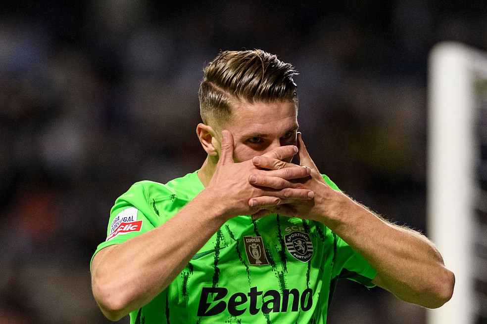 Viktor Gyökeres, Sporting CP striker