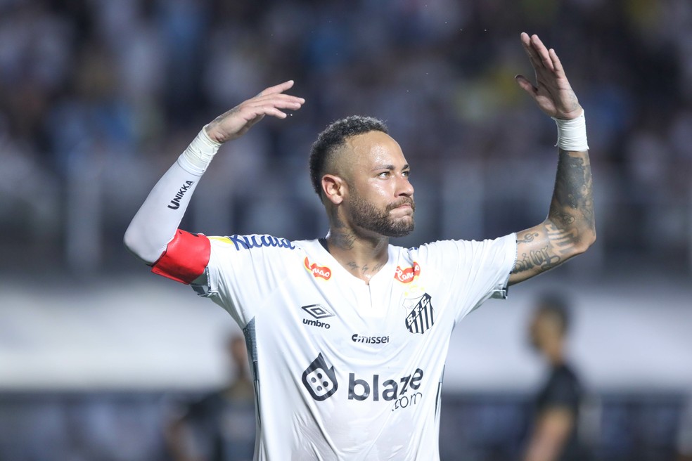 Neymar em Santos x Água Santa — Foto: Reinaldo Campos/AGIF