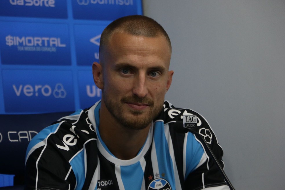 Rodrigo Ely, novo zagueiro do Grêmio — Foto: João Victor Teixeira