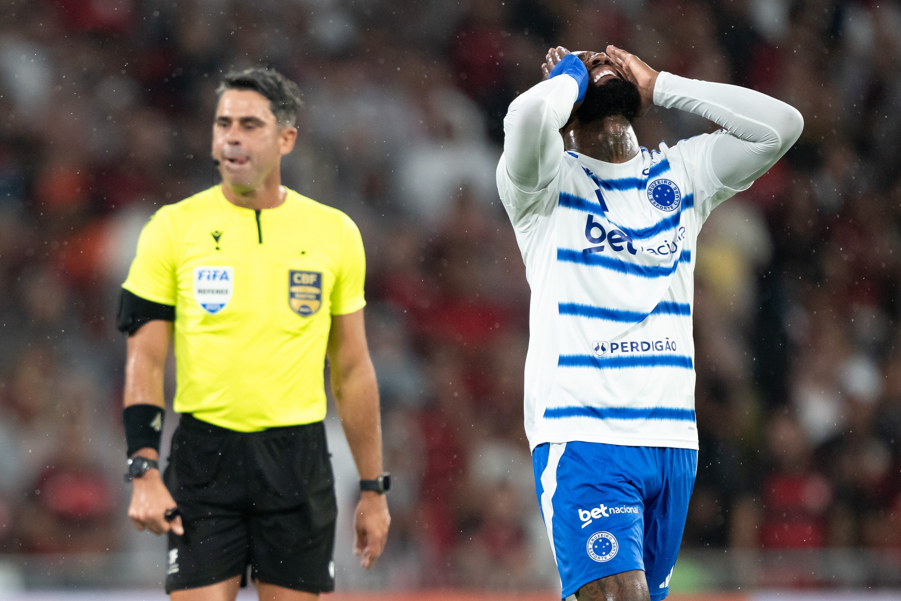 Erro Inicial Custa Caro ao Cruzeiro, que Revela Dependência de Titulares para Performance Eficiente