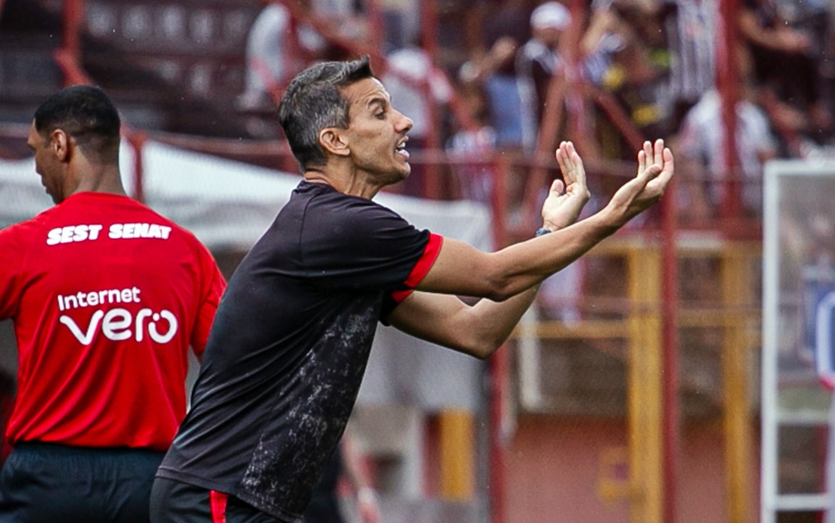 Henrique avalia estreia como técnico e projeta próximos passos na carreira