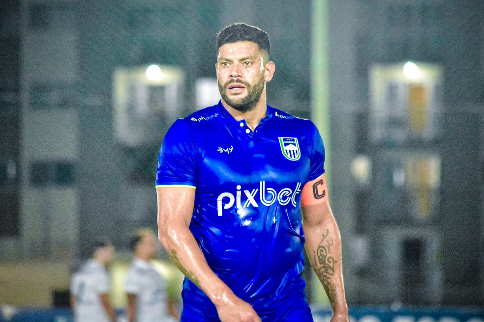 Hulk no jogo das estrelas, em Campina Grande — Foto: Estefinho Francelino