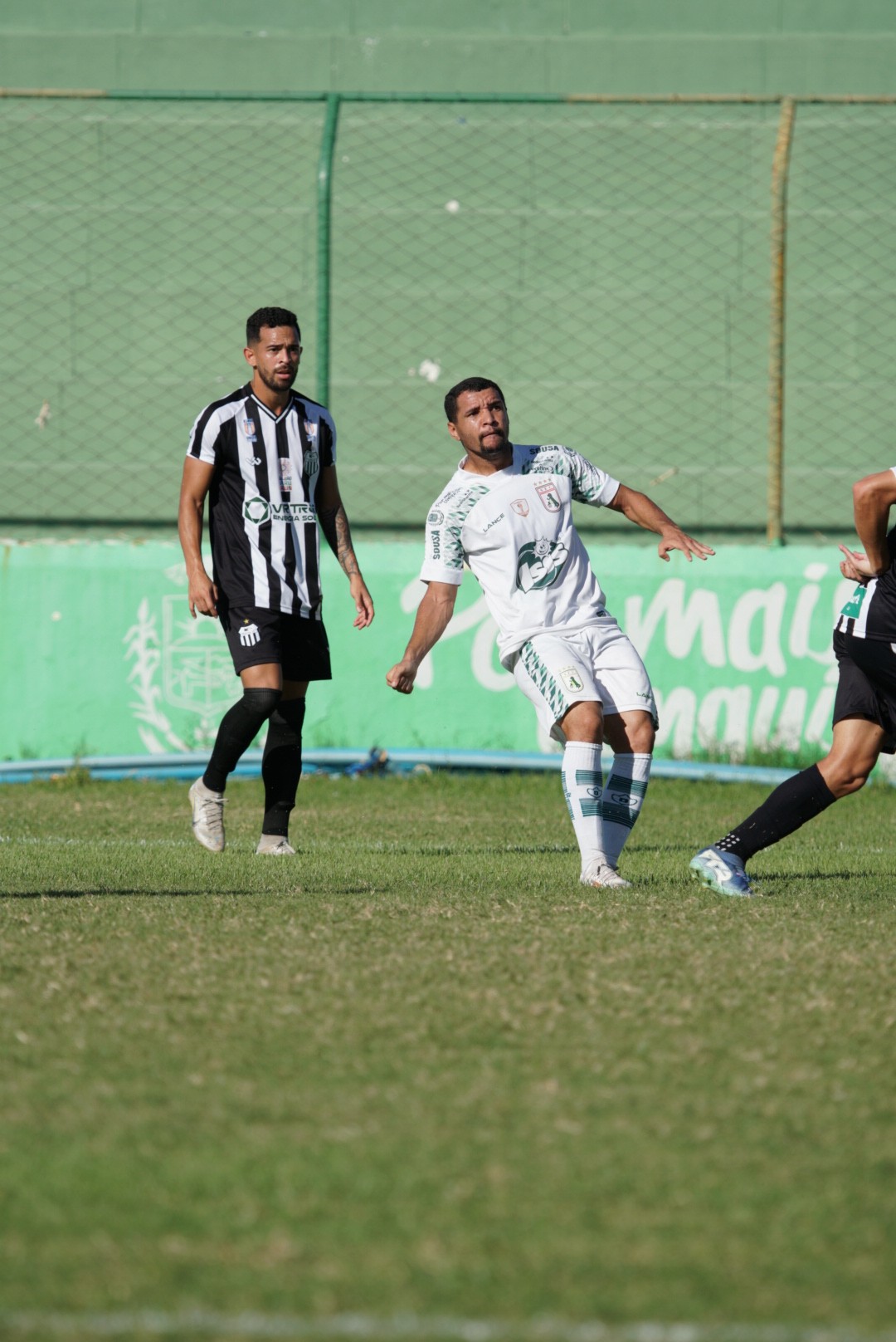 Sousa amplia sequência sem marcar e aumenta tensão na Série D