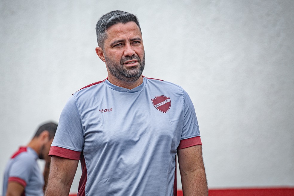 Lacerda é o técnico do Vila em 2025 — Foto: Roberto Corrêa/Vila Nova F.C.