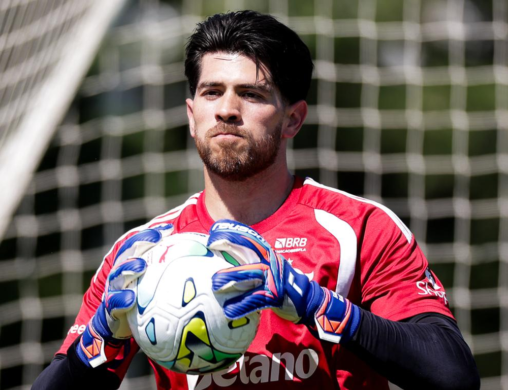 Rossi comemora três anos de Flamengo, mas faz ressalva sobre permanência.