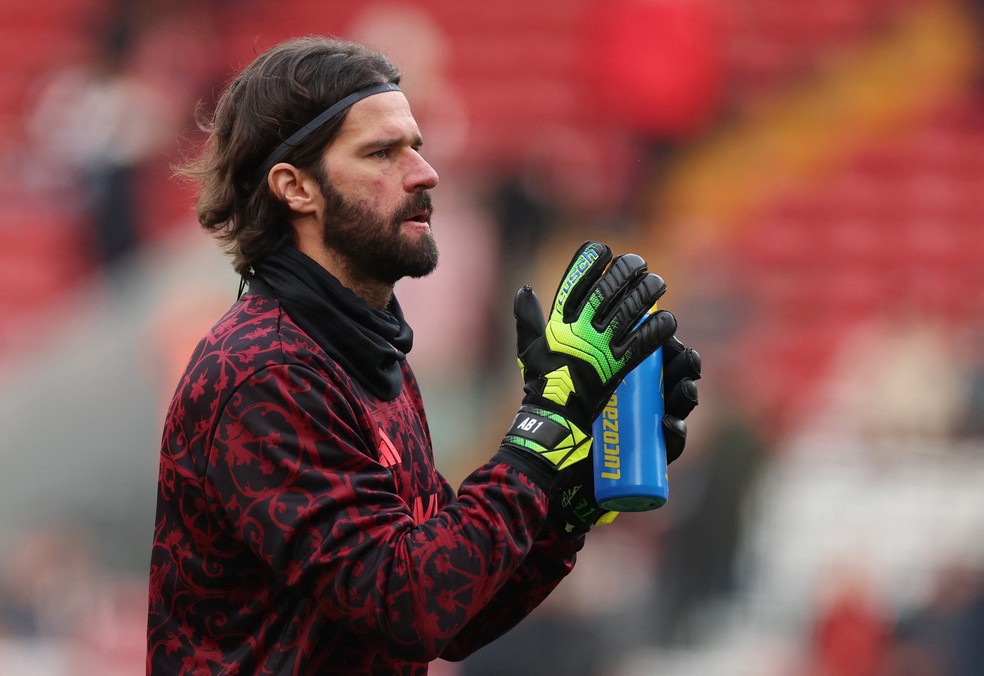 Ídolo do Liverpool, Alisson sofreu com problemas físicos nos últimos três anos
