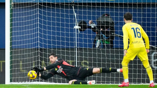 De virada, o Real Madrid vence o Villarreal e se mantém firme na briga pelo título da LaLiga 2 gettyimages 2204714699