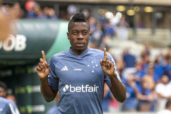 Cruzeiro encaminha empréstimo de Palacios até o fim do contrato