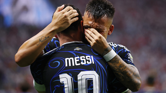 Messi e Lautaro Martinez em Inglaterra x Argentina