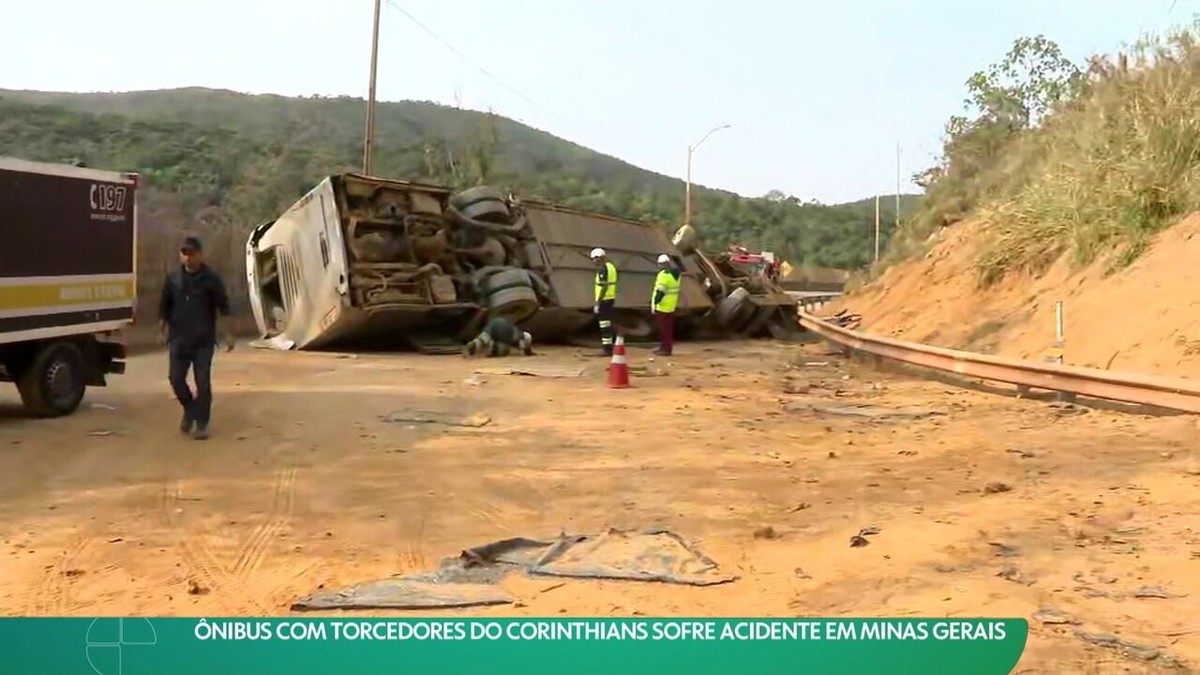 Corinthians paga custos de funeral e oferece van a sobreviventes de acidente de ônibus