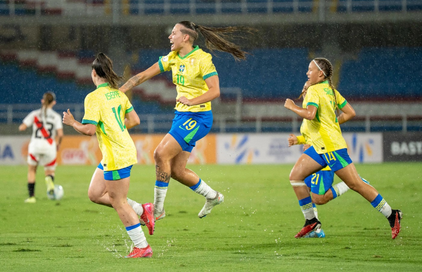 Seleção feminina goleia Peru no Sul-Americano Sub-17