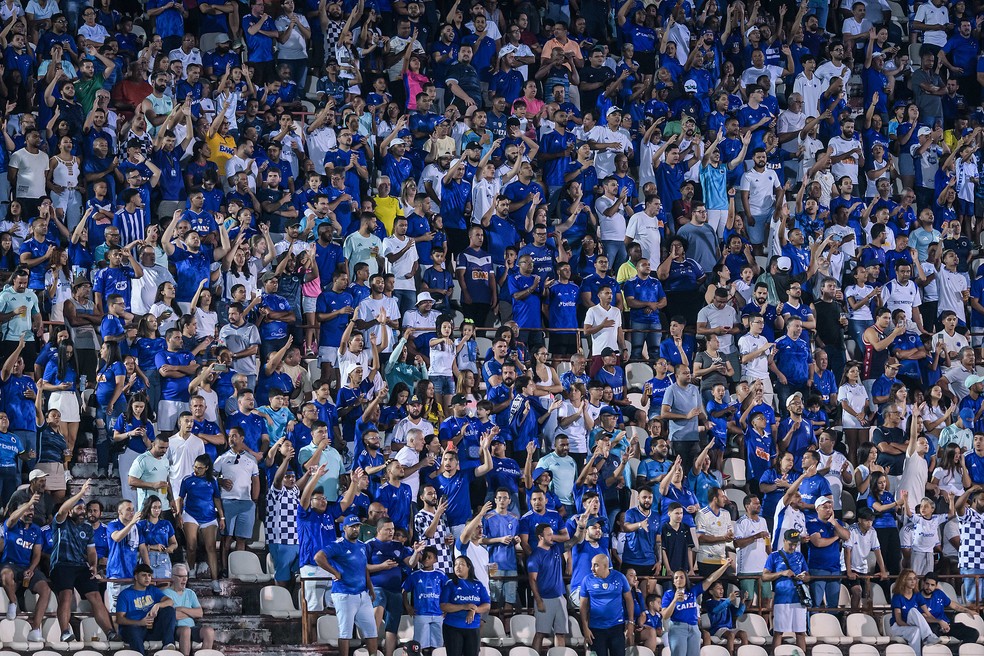Torcida do Cruzeiro na Arena do Jacaré — Foto: Gustavo Aleixo/ Cruzeiro