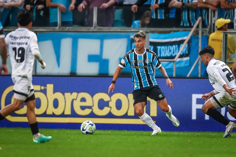 Ferreira na derrota do Grêmio para o Botafogo, no Brasileirão — Foto: Lucas Uebel/Grêmio