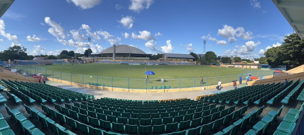 Estádio Lindolfo Monteiro, em Teresina — Foto: Julio Costa