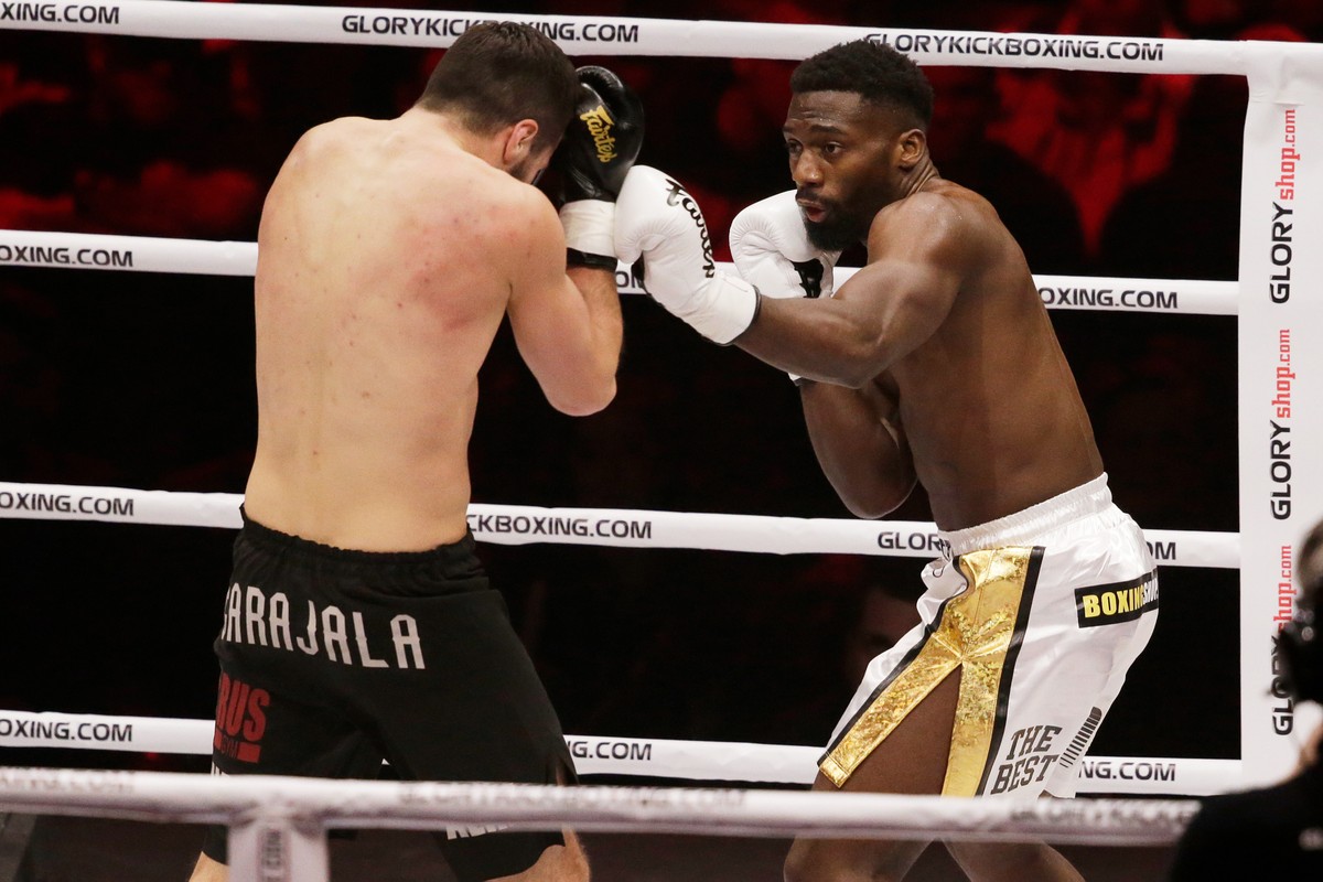 PFL contrata Cedric Doumbe, excampeão de kickboxing do Glory combate