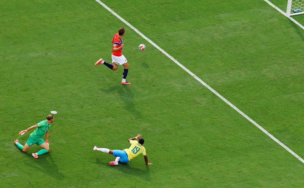 Endrick perde chance em Brasil x Noruega — Foto: REUTERS/Carlos Barria