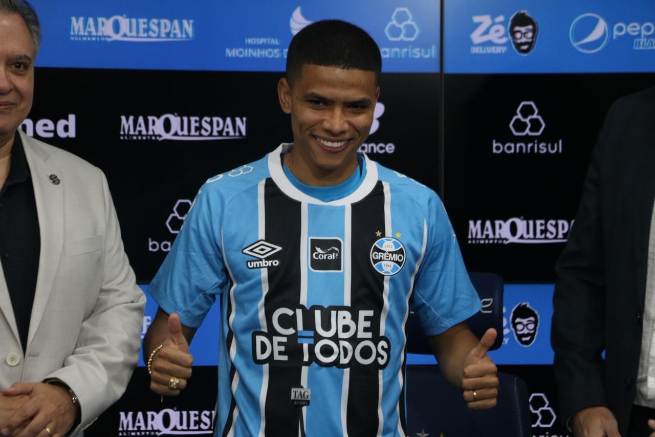 José Enamorado é apresentado pelo Grêmio e vive ansiedade por estreia: 
