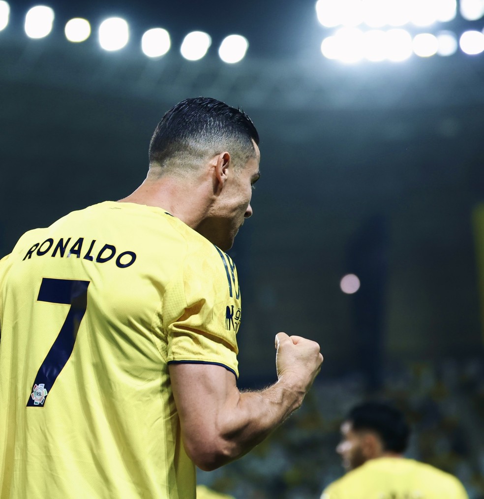 Cristiano Ronaldo comemora o segundo gol do Al-Nassr sobre o Al-Najma — Foto: Divulgação / Al-Nassr