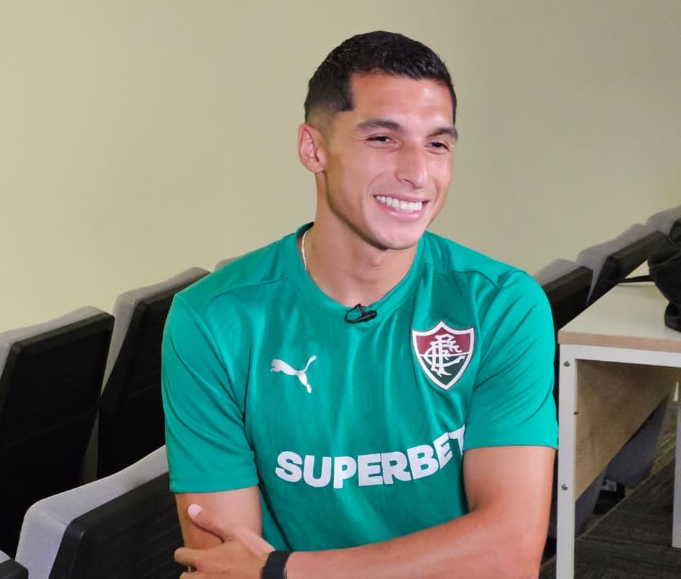 Kevin Serna explica rejeição ao Boca Juniors e afirma comprometimento com o Fluminense