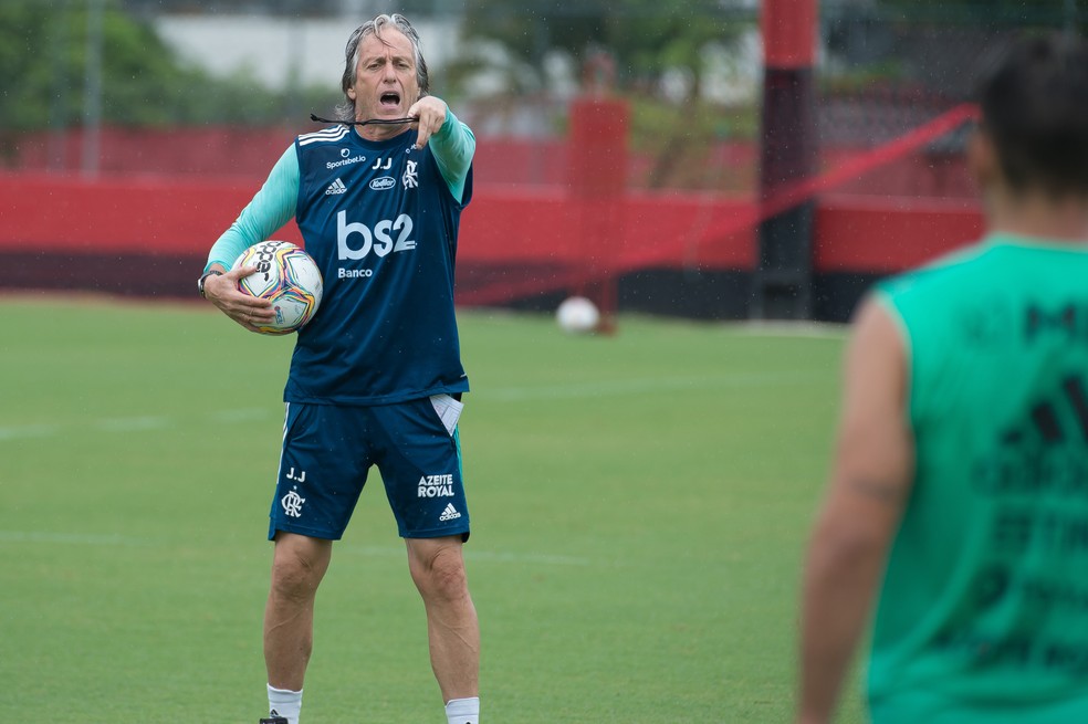 Jorge Jesus em treino do Flamengo — Foto: Alexandre Vidal/Flamengo