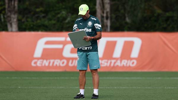 Mudar esquema ou improvisar: veja as opções do Palmeiras para desfalques contra o América-MG