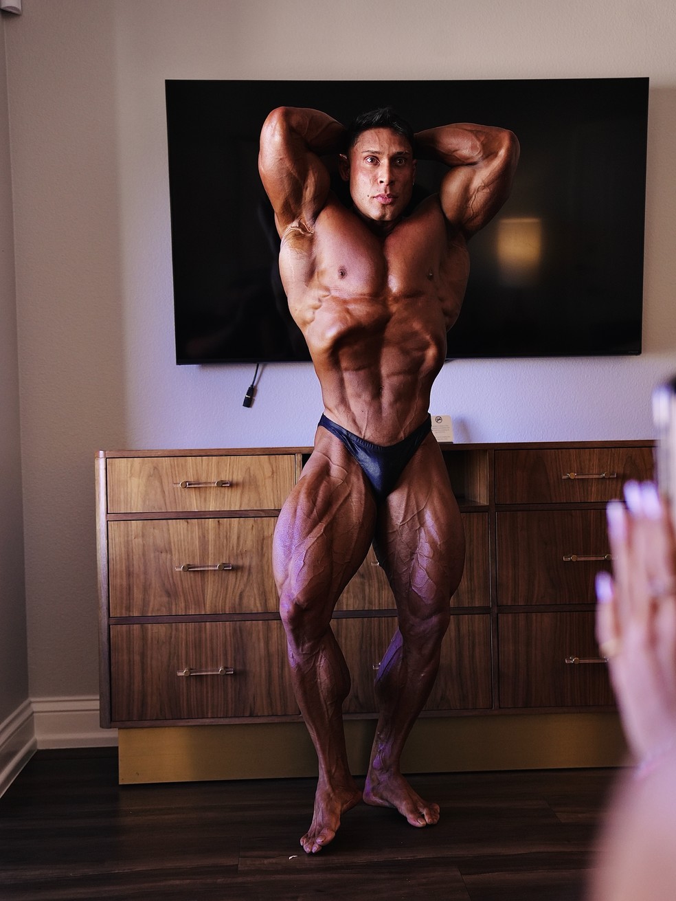 Ramon Dino compartilha shape antes das prévias do Mr. Olympia — Foto: Foto: Reprodução/redes sociais