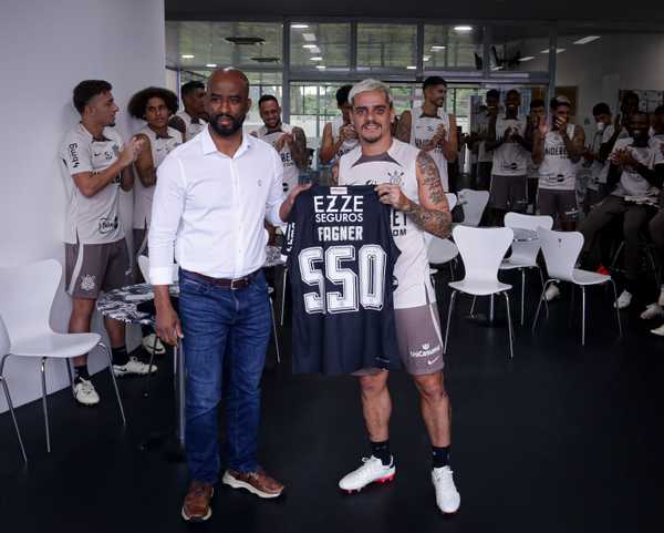 Fagner Será Homenageado Pelo Corinthians e Atingirá Nova Marca na Terça-feira.