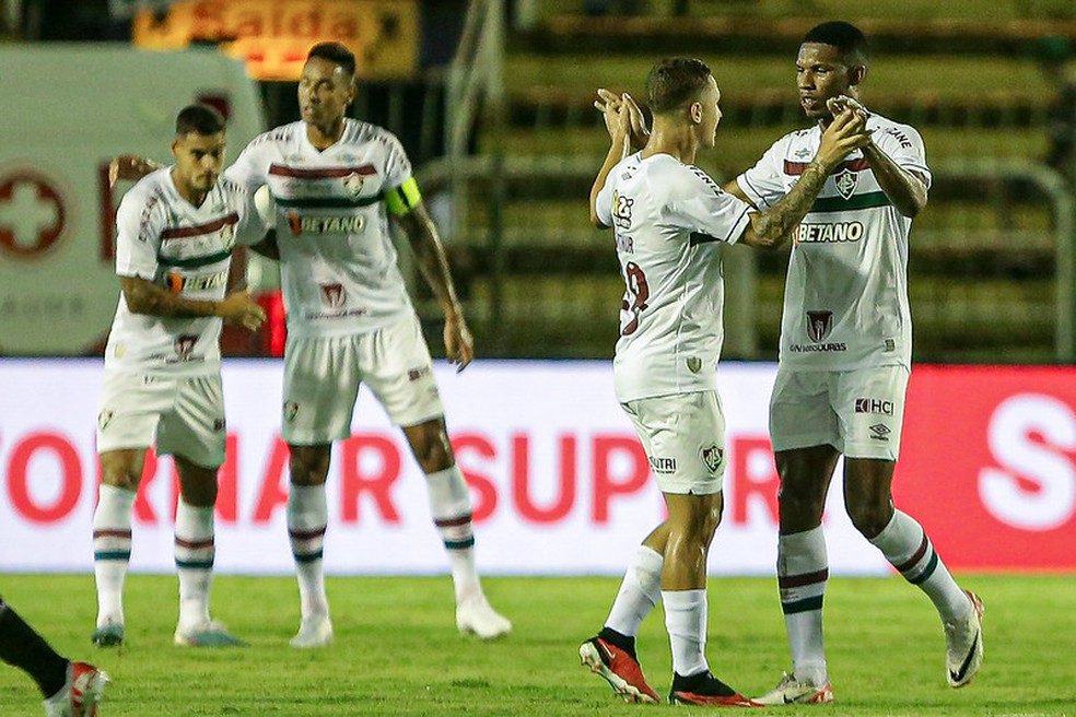 Lelê comemora gol pelo Fluminense contra o Volta Redonda — Foto: LUCAS MERÇON / FLUMINENSE FC