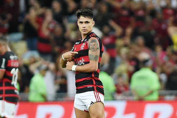 Tite aposta em Luiz Araújo no lugar de Everton Cebolinha no Flamengo.