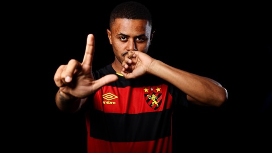 Sport negocia rescisão com Vinícius Faria, que será devolvido ao Cianorte - Foto: (Divulgação/Sport)