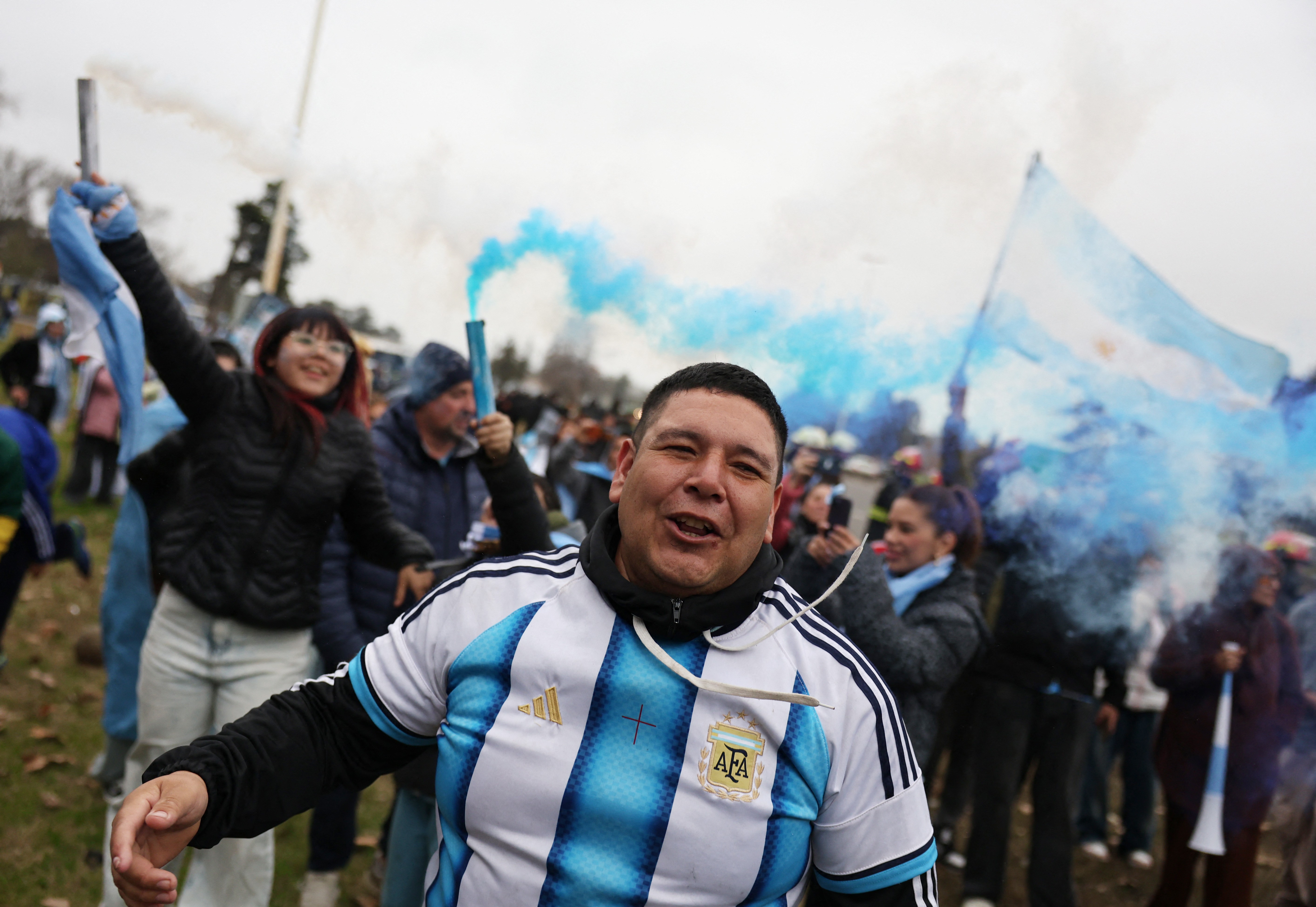 Argentina é recebida em Buenos Aires com banda e tapete vermelho