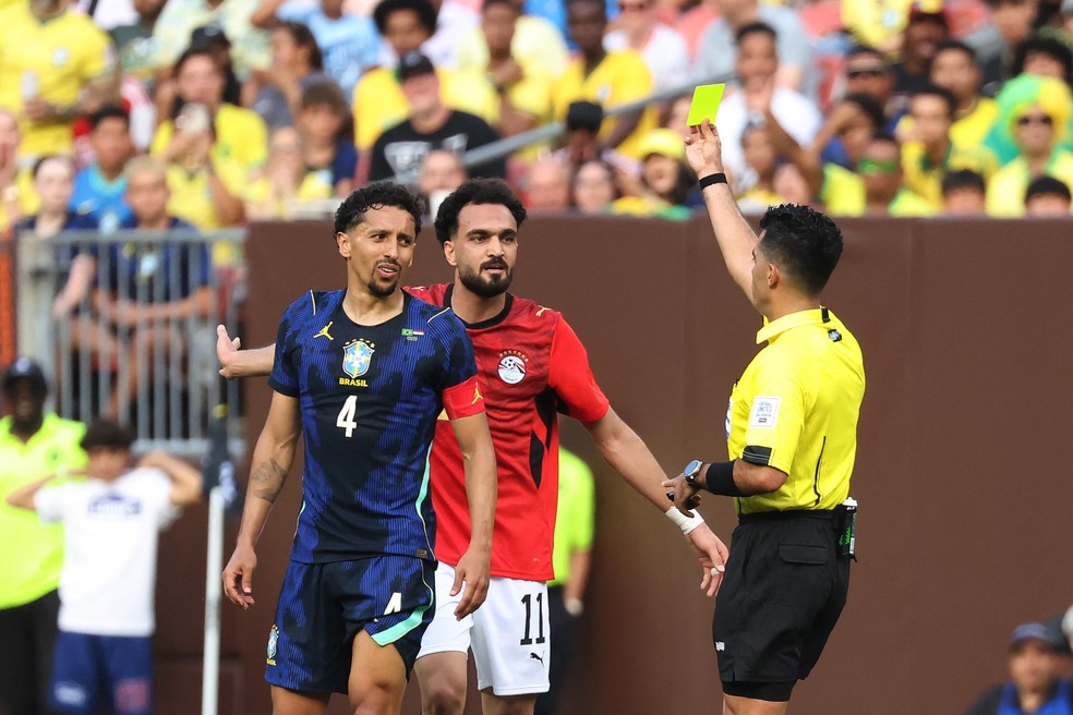 Marquinhos leva cartão amarelo em Brasil x Egito Seleção — Foto: Kirk Irwin/Getty Images via AFP