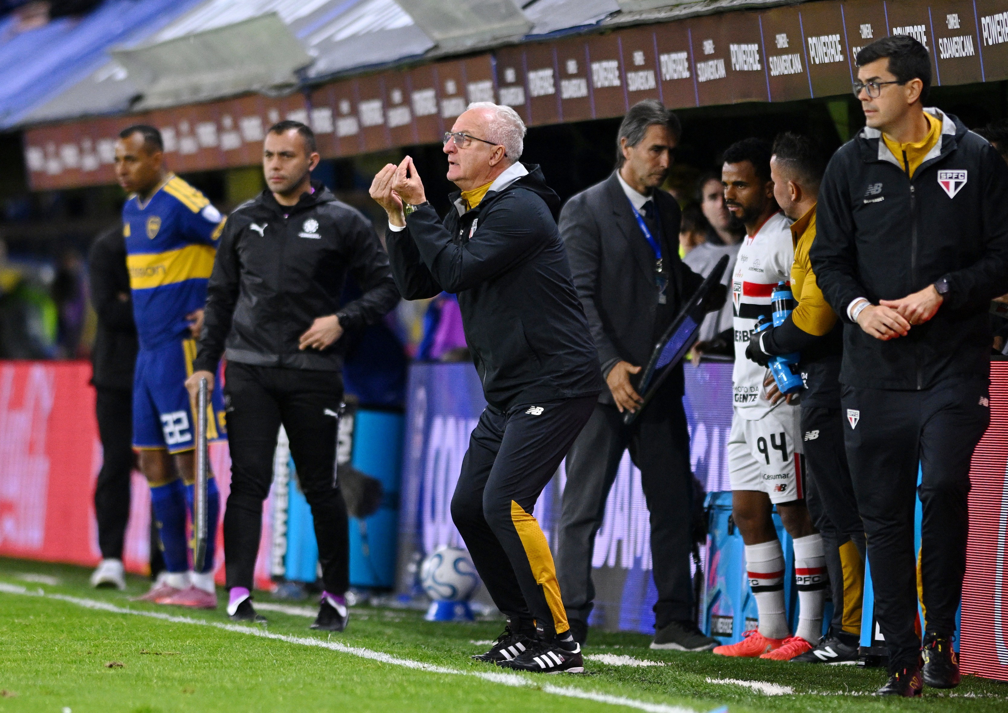Dorival cita descuido do São Paulo em gol do Boca e lamenta ausência de Calleri na volta