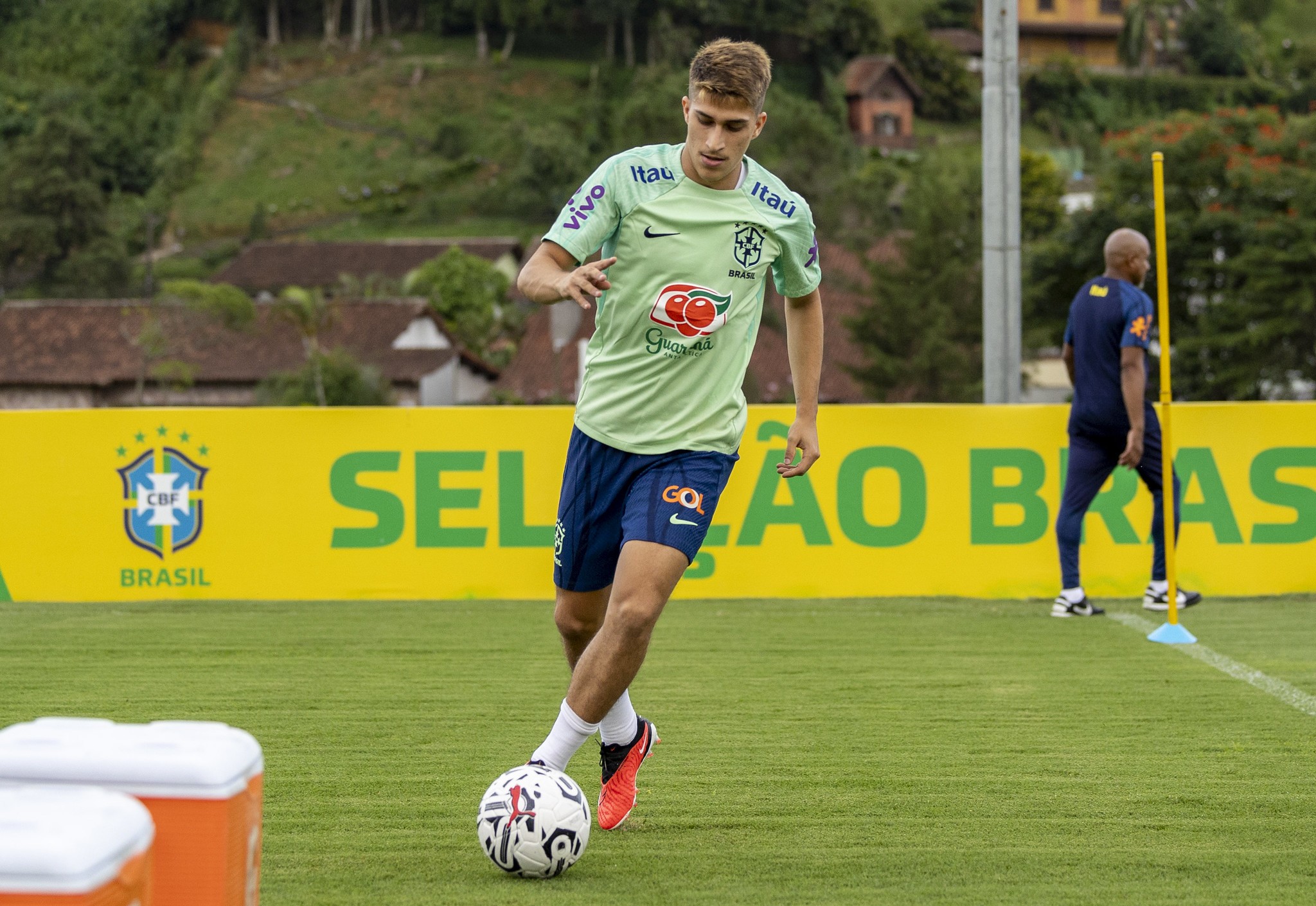Seleção pré-olímpica: Gabriel Pirani volta a treinar com bola | Ge