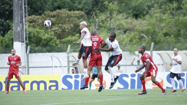 União Mogi e Confiança-PB fizeram um jogo equilibrado no Nogueirão