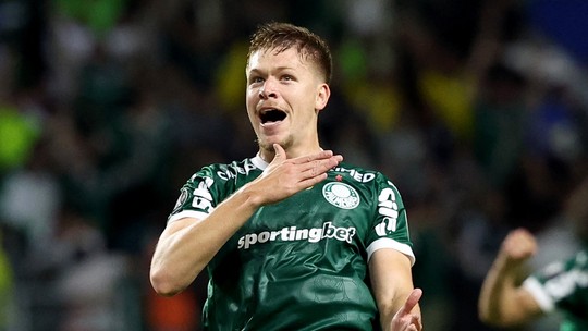 Palmeiras formaliza ao Atlético-MG execução da compra dos direitos de Bruno Fuchs; veja valores