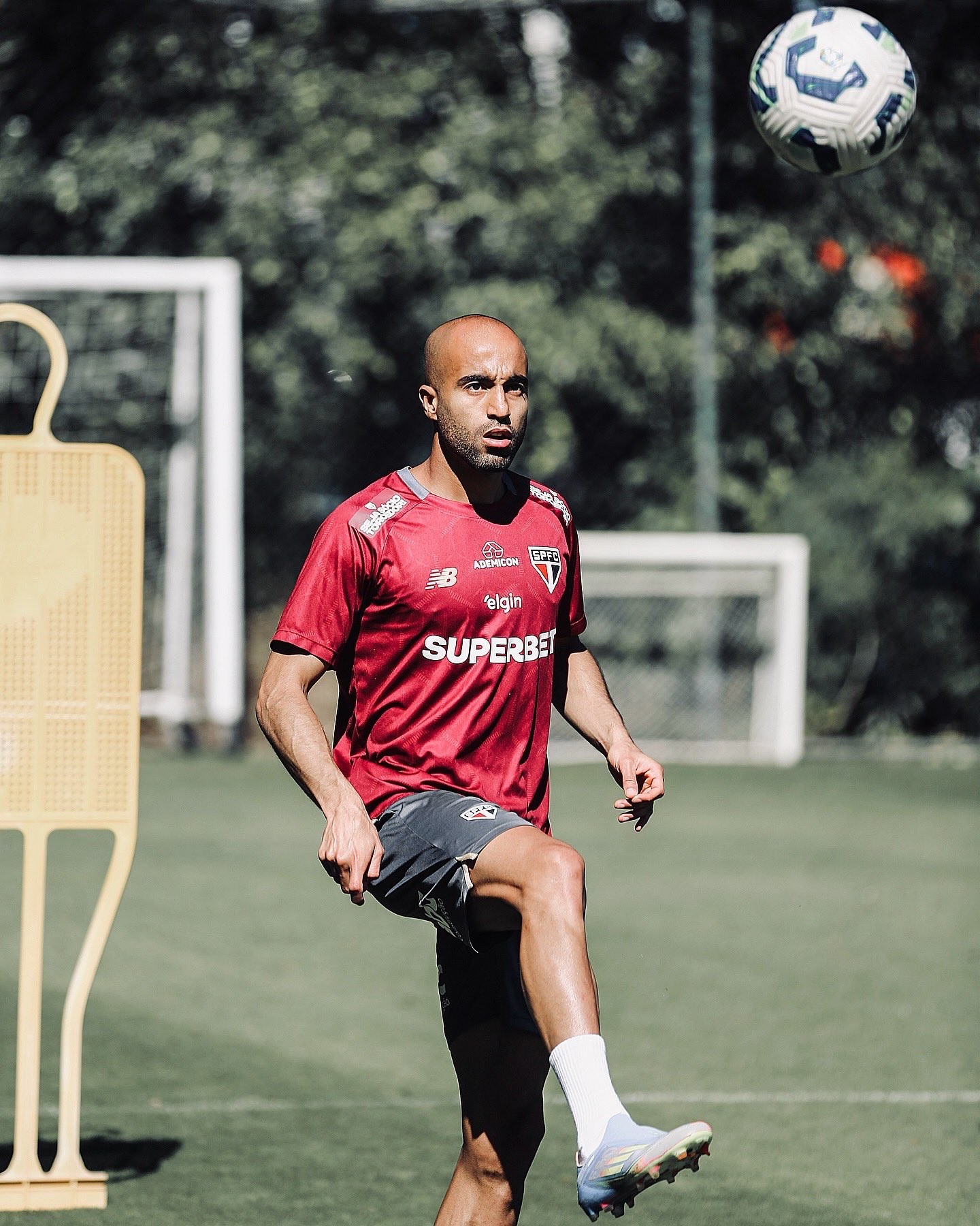 Lucas, do São Paulo, inicia transição com preparação física