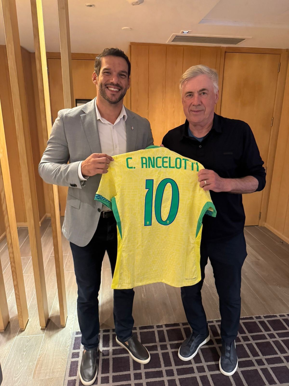 Presidente da CBF afirma que Ancelotti convocará seleção para Copa com contrato renovado