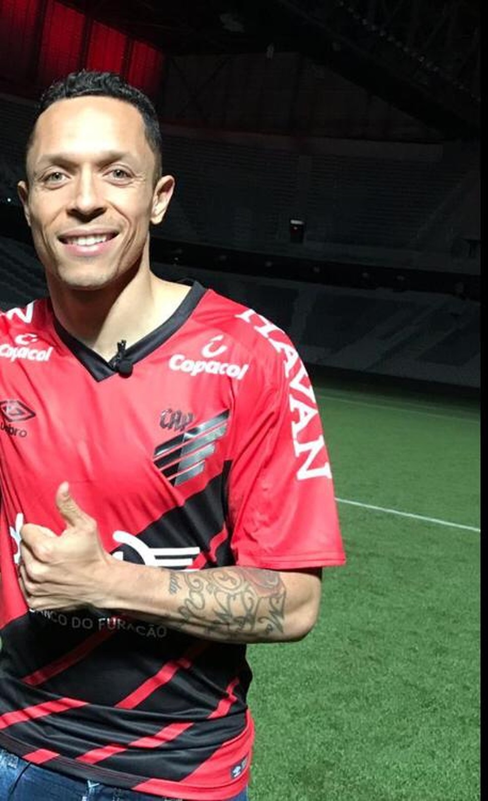 Quer voltar ao Brasil: veja os números de Adriano, ex-lateral do Barcelona  - Superesportes