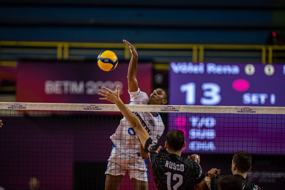 Atual campeão, Perugia é o primeiro finalista do Mundial de clubes de vôlei