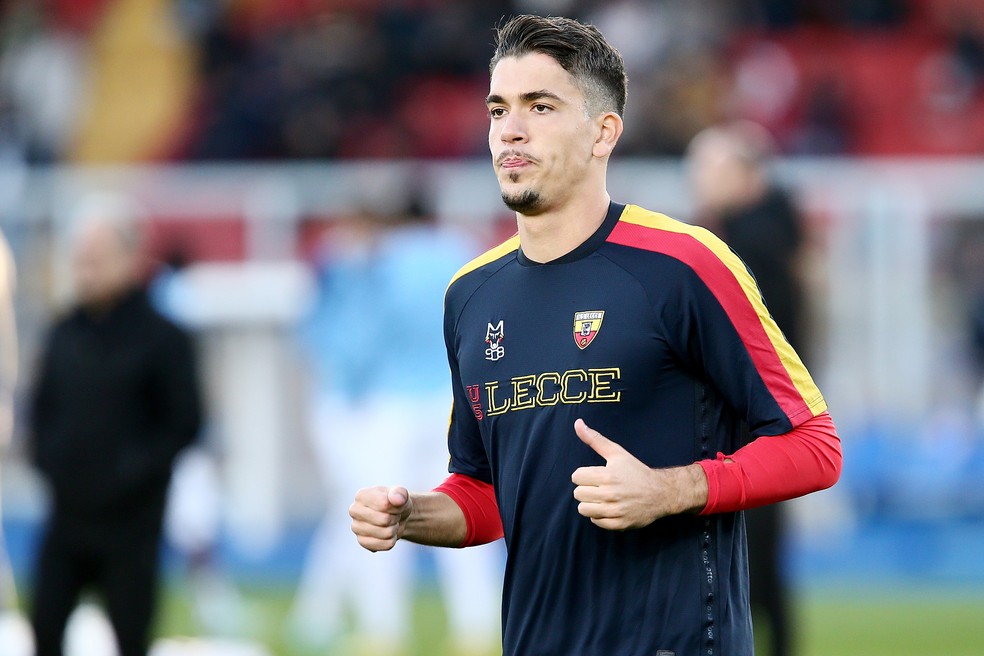 Ex-promessa da base do Barcelona anuncia aposentadoria aos 23 anos